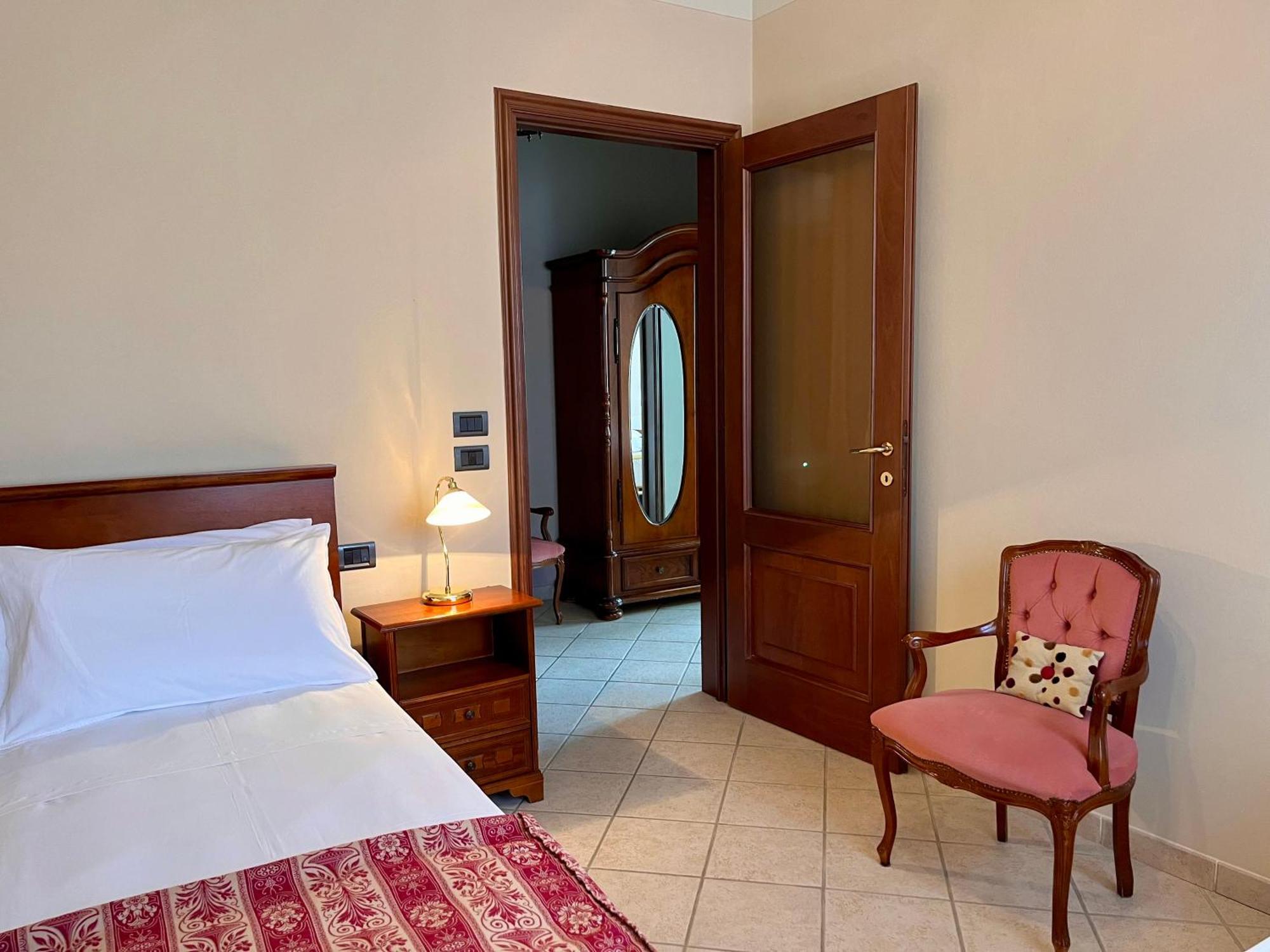 Belvedere Bike Hotel Monta Room photo